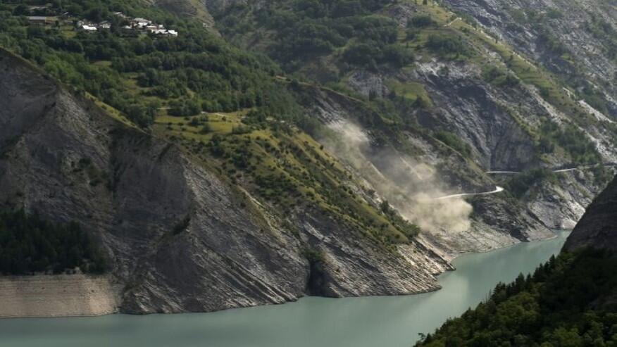 Corrélation d’impacts environnementaux de grands barrages… Chambon, VAJONT et DEMAIN? JANNEH et BISRI?