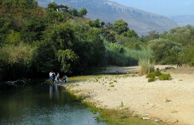 Jumblatt warns against key Lebanon dam plan delay