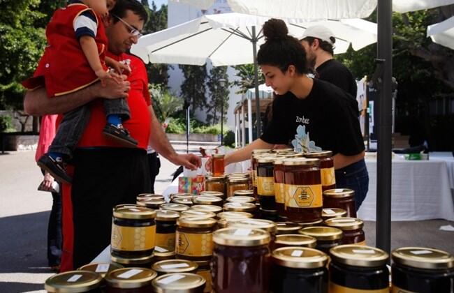 AUB Honey Day raises awareness of world’s vanishing bees