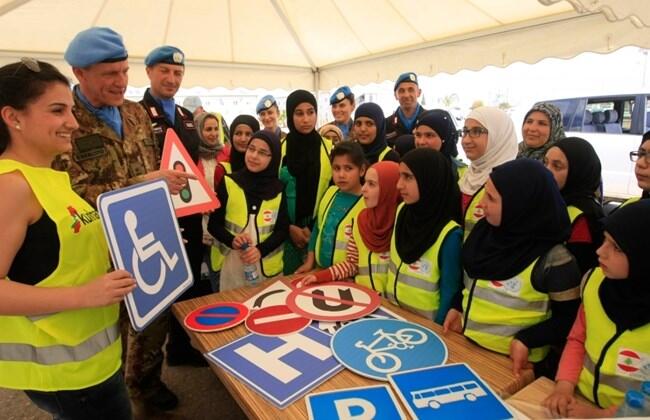 UNIFIL helps teach children about traffic safety