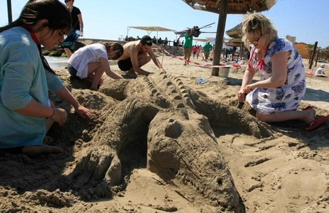 Giant sand sculptures adorn Tyre’s beach