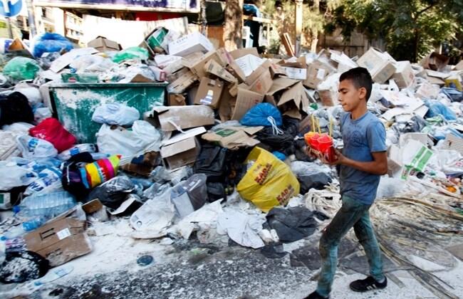 Trash crisis entails long-term health hazards, experts warn