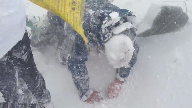 Impactante video: Un alpinista graba una avalancha en el Everest tras el terremoto en Nepal