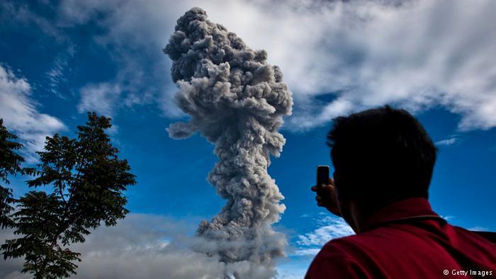 Indonesia’s Mount Sinabung erupts