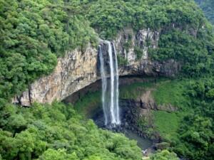 air-terjun-Amazon-forest