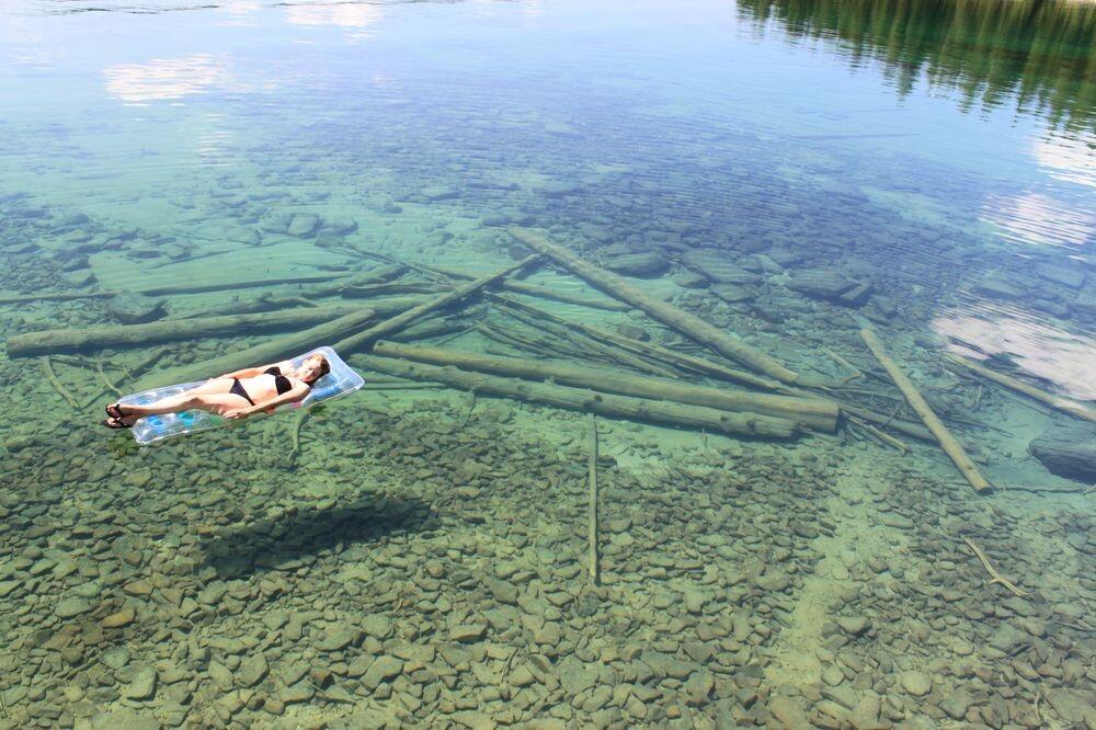 Eau transparente dans le Montana, USA