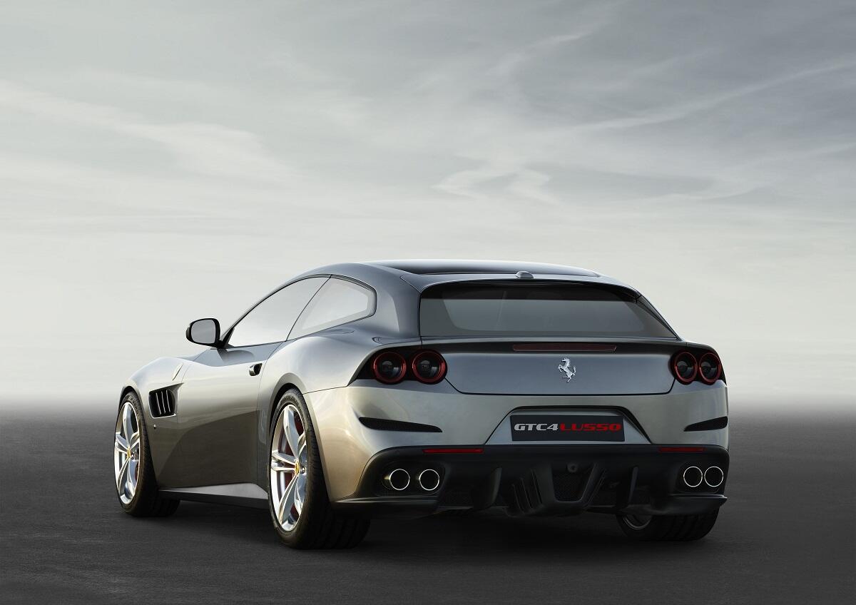 Ferrari_GTC4Lusso_r_3_4_LR