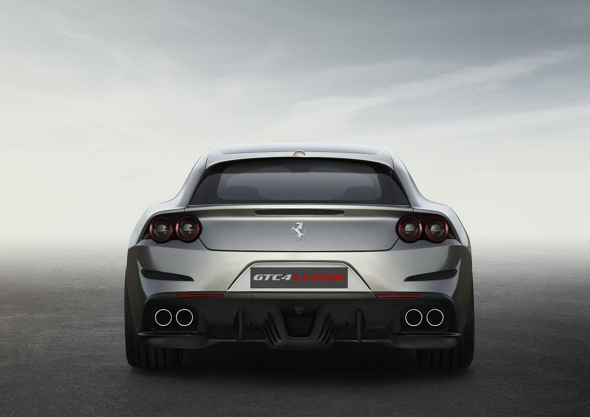 Ferrari_GTC4Lusso_rear_LR