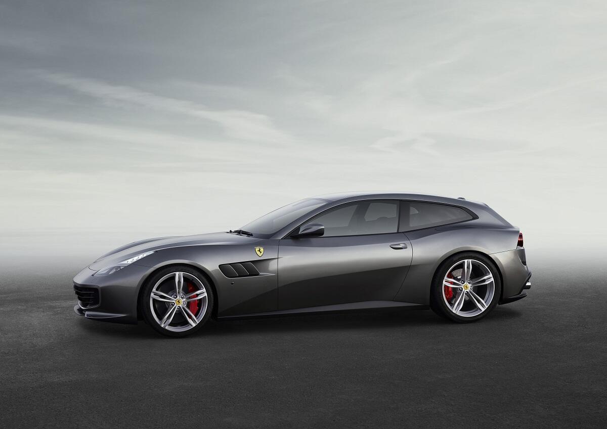 Ferrari_GTC4Lusso_side_LR