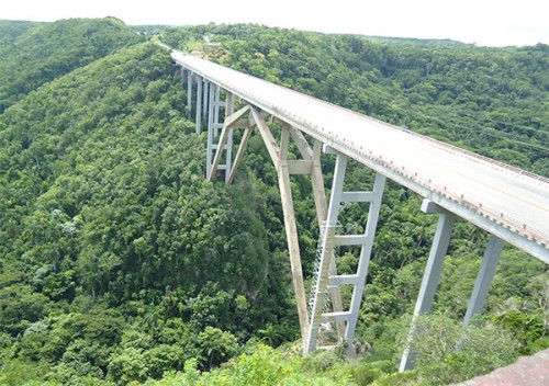 puente-bacunayagua