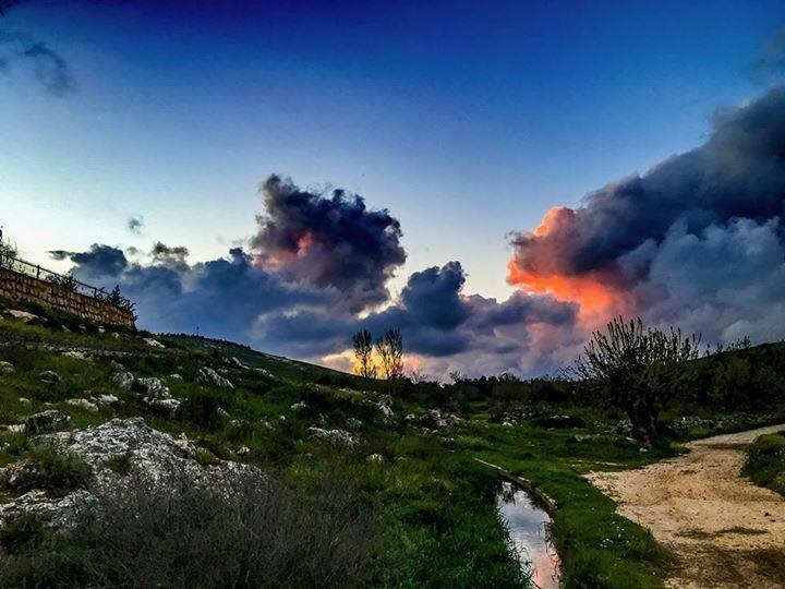 Le coucher du soleil dans le Sud du Liban