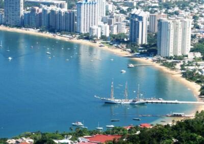 Playa_Icacos_Acapulco_Guerrero_Mexico