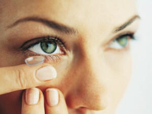 The dangers of wearing contact lenses overnight