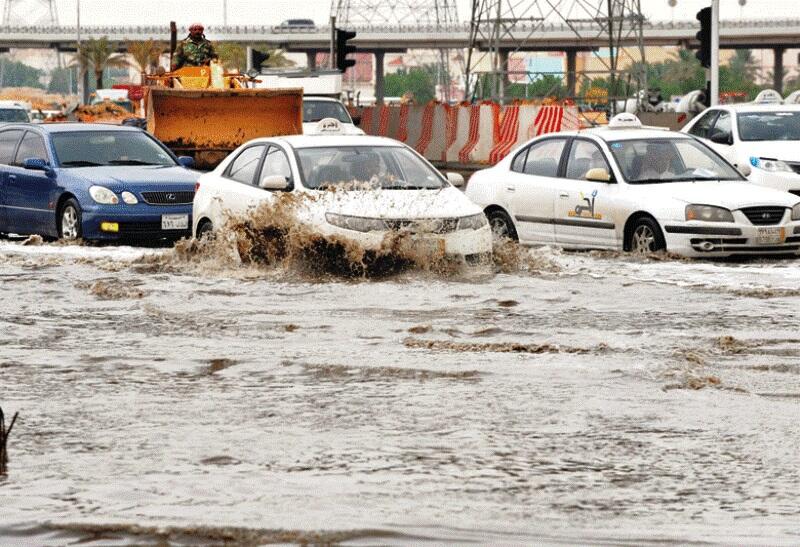 Tempête en Arabie: inondations et écoles fermées à Ryad