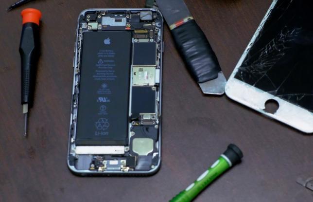 FBI decides provisionally not to share iPhone unlock