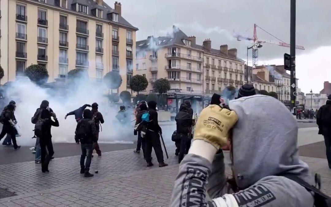 Projet de loi El Khomri: réforme du code du travail en France contestée depuis sa présentation