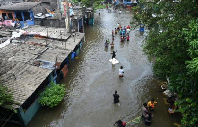 Sri Lanka: 200.000 habitants de Colombo fuient la capitale inondée