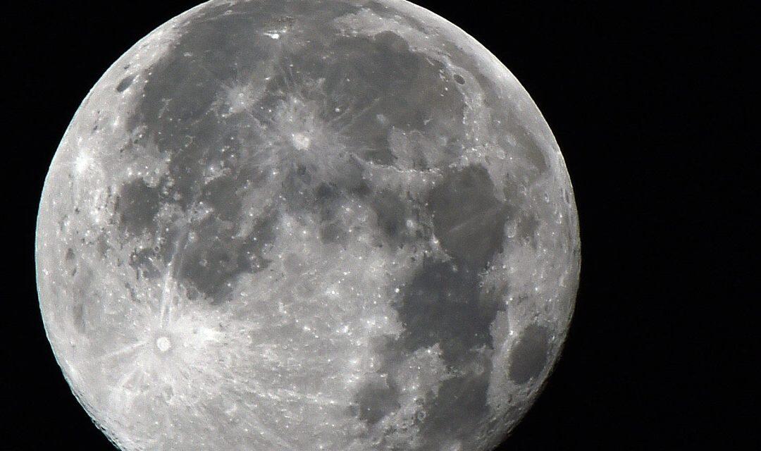 Les chercheurs de NASA démêlent le Mystère des Tourbillons de surface de la Lune