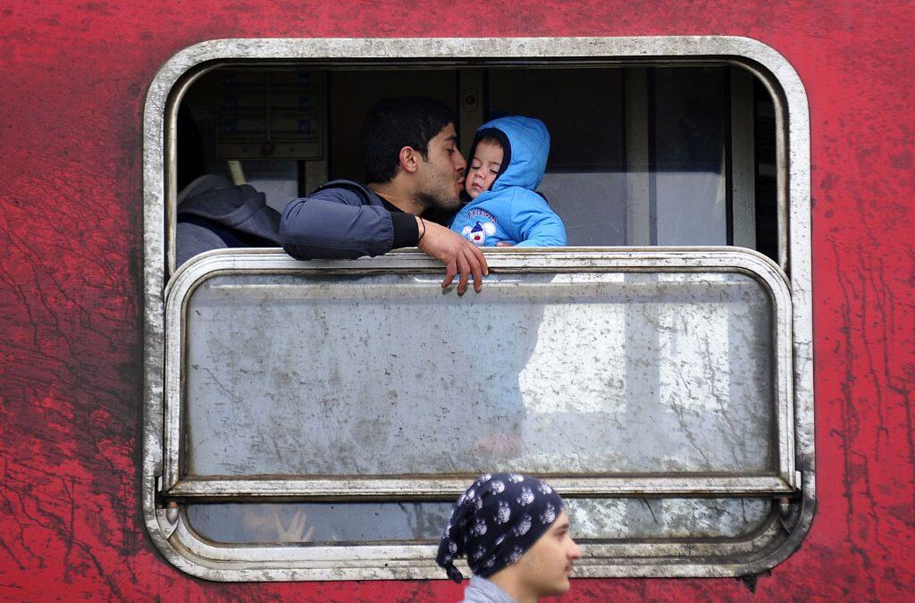 Réfugiés et migrants : l’ONU appelle à adopter des mesures concrètes au niveau mondial