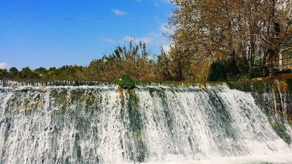 شلالات القرشة البلورية تخطف الأنظار