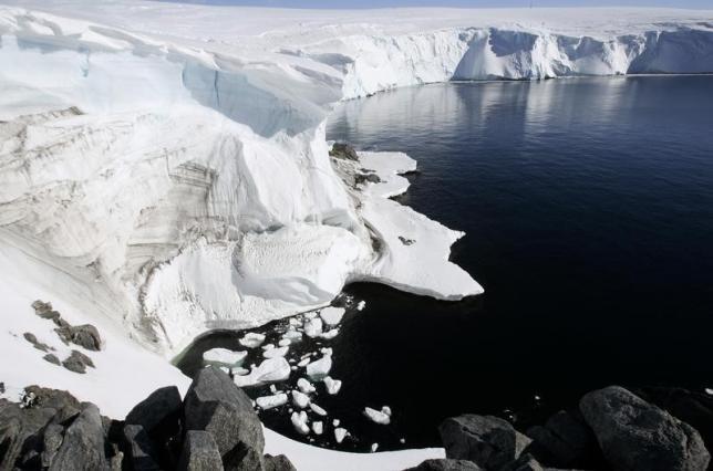 Antarctic seas defy global warming thanks to chill from the deep