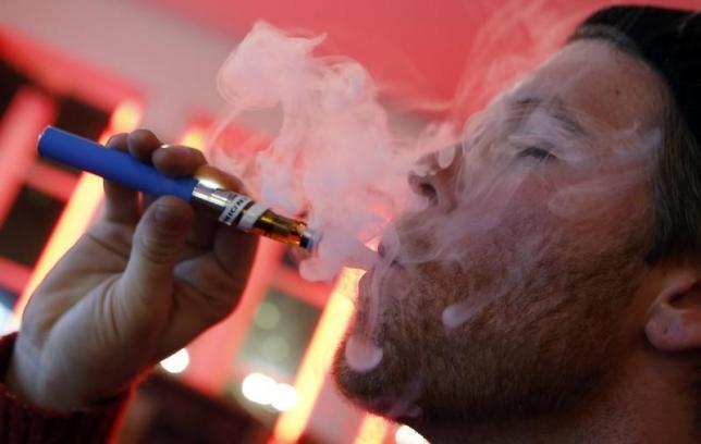 U.S. e-cigarette use stalls as health concerns grow