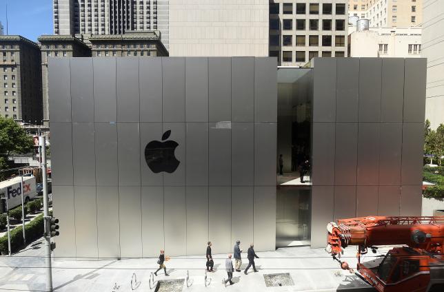 An Apple logo adorns the wall of Apple's new retail store in San Francisco, California, U.S., May 19, 2016. REUTERS/Noah Berger