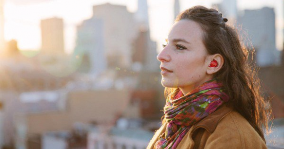 New earpiece translates speech in real-time