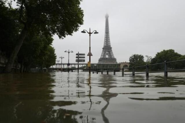 Crue Paris: la Seine a atteint 6 mètres