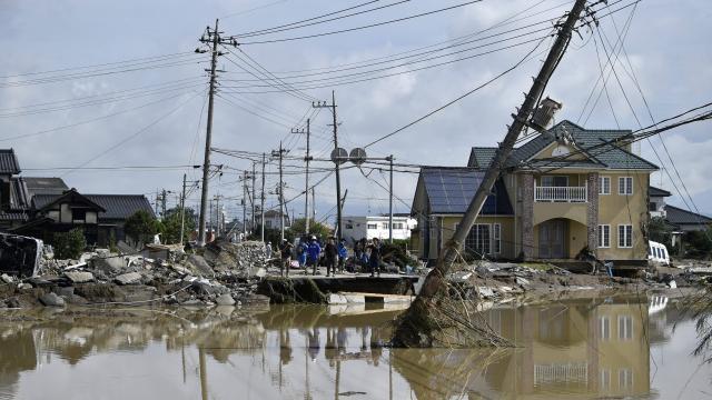 Au moins trois morts dans des inondations au Japon