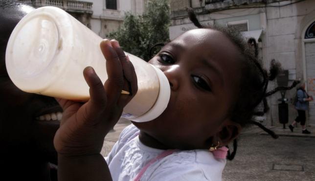 Bigger baby bottles linked to weight gain