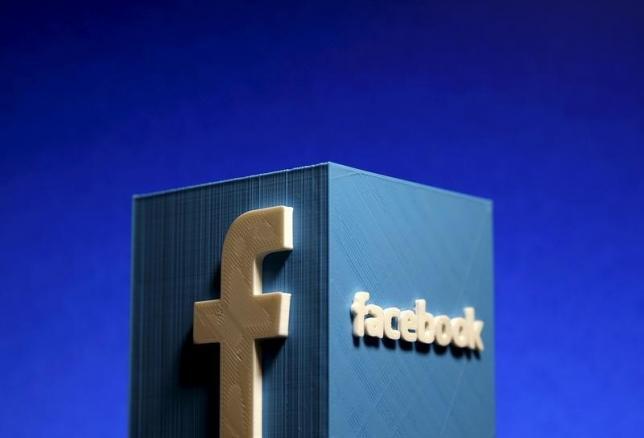 Facebook signs deals with media firms, celebrities for Live: WSJ