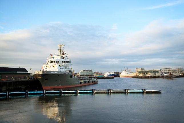 Dutch test ‘Ocean Cleanup’ plan to collect floating plastic trash