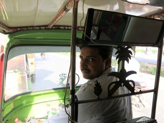 Uber’s upstart rival in Pakistan uses rickshaws, low-tech phones