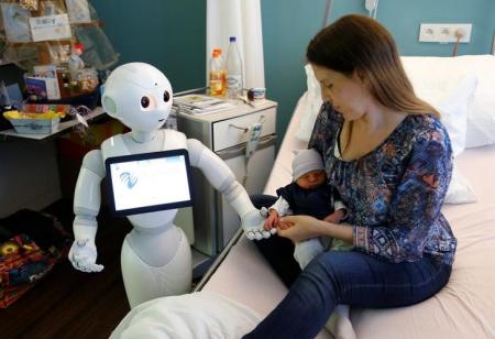 Patients greeted by robot at Belgian hospital