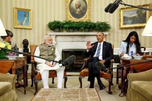 India's Prime Minister Narendra Modi (L) and U.S. President Barack Obama (R) make remarks to reporters after their meeting in the Oval Office at the White House in Washington, U.S. June 7, 2016.  REUTERS/Jonathan Ernst