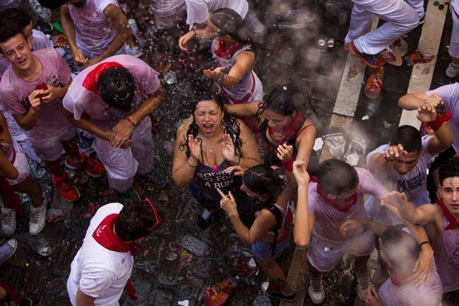 Spain: 4 injured, none gored in 1st Pamplona bull-run