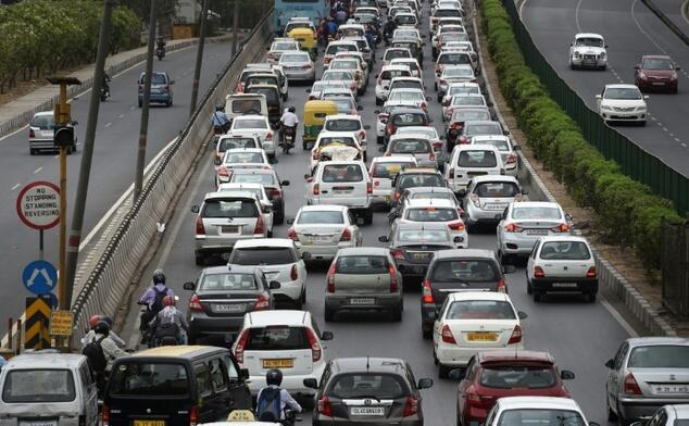 India court orders old cars deregistered in smog-hit Delhi