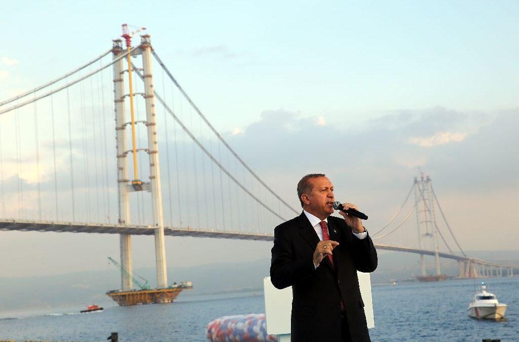 Erdogan inaugurates grandiose new Turkish bridge