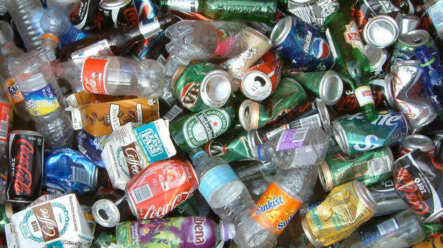 Queenslanders to cash in on empty cans and bottles