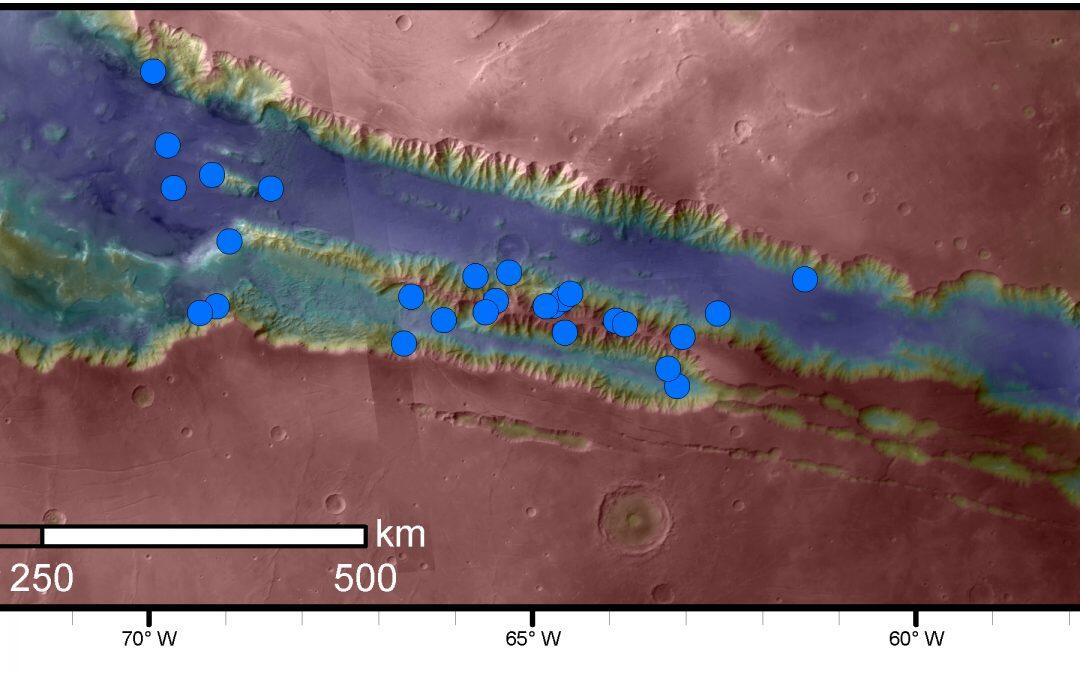 Mars Canyons Study Adds Clues about Possible Water