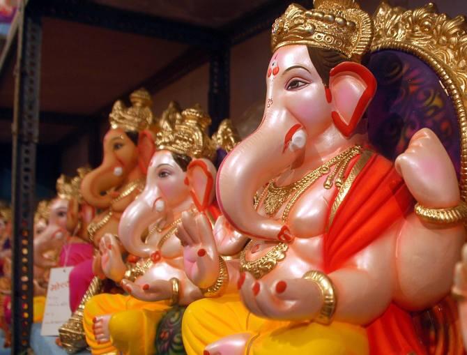 How are Ganesha idols harming the environment?