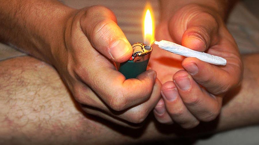 Los fumadores pasivos de marihuana tardan el triple en recuperarse que los de tabaco