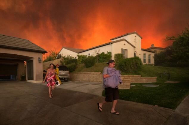 California grapes threatened by giant fire