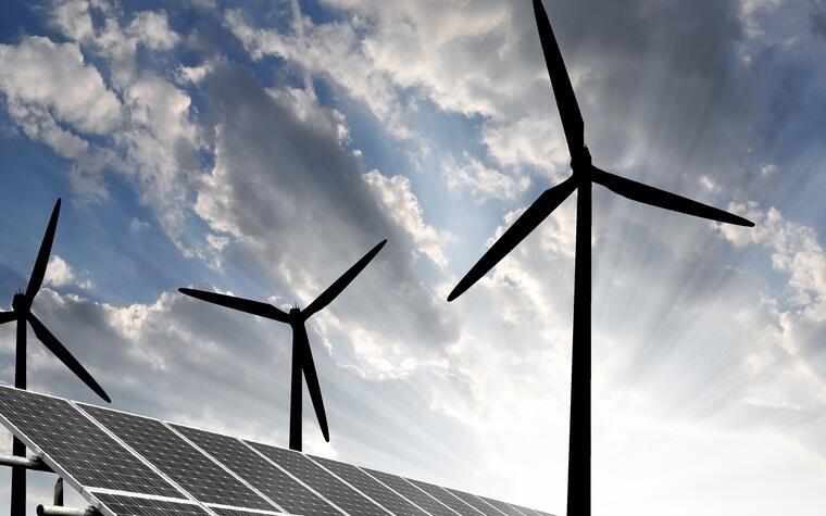 Saudi Arabia working on renewable energy projects for Vision 2030