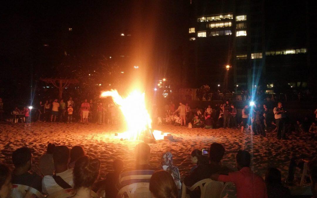 A heartwarming Musical Bonfire at Ramlet al-Bayda… Another way to say: Public spaces are our right!