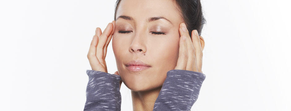 Yoga du visage : 12 exercices pour une relaxation profonde