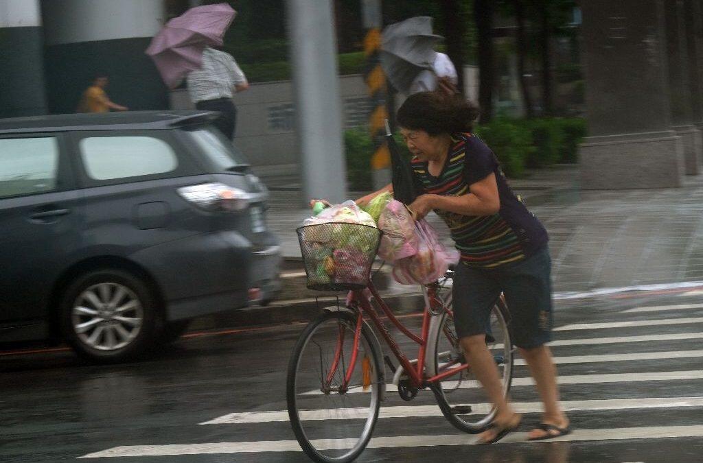 Taiwan shuts down as Typhoon Megi strikes