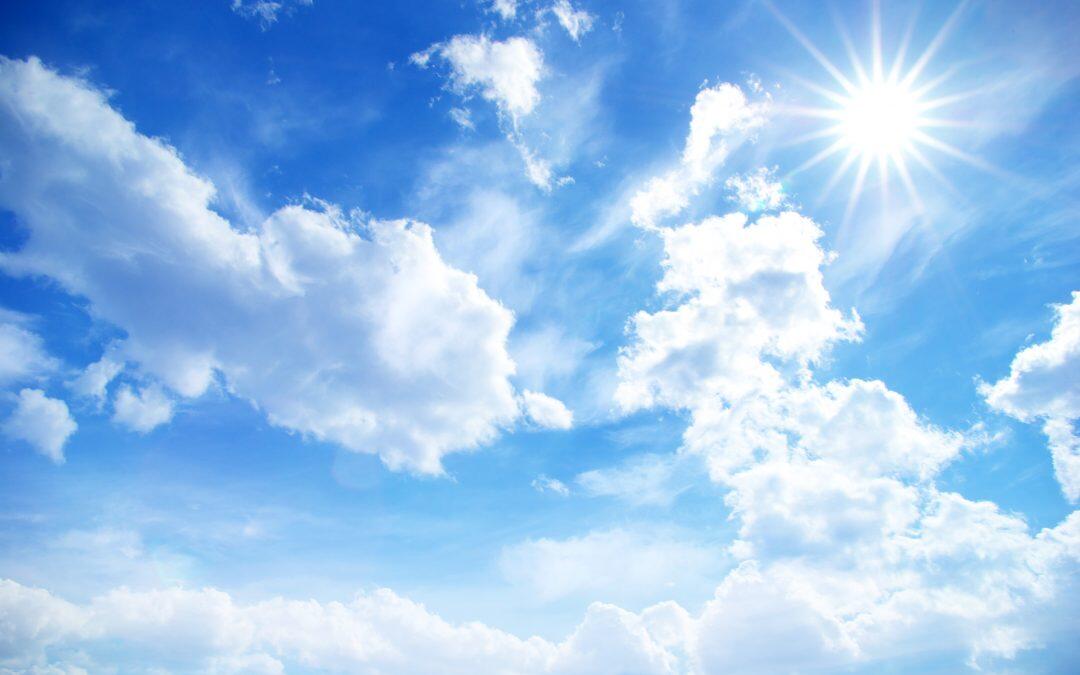 A single cloud can weight more than 1 million pounds.