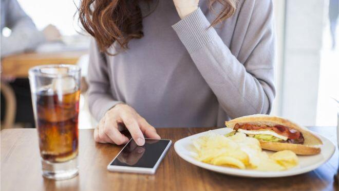 Molecules found on phones reveal lifestyle secrets